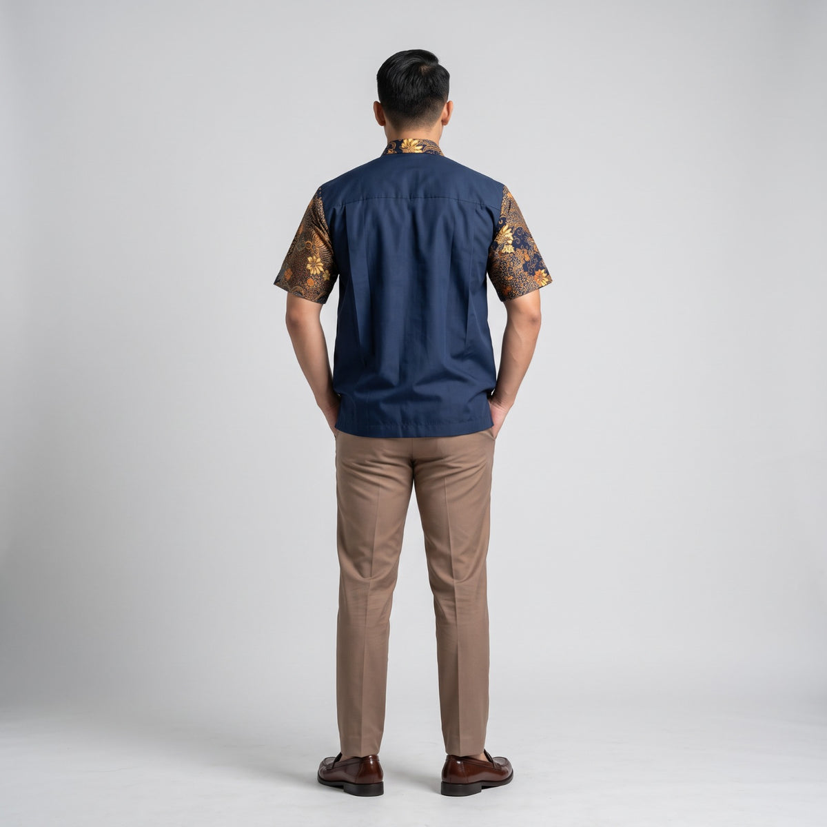 The Royal Verse | Men | Batik Relaxed-Fit Short-Sleeve Shirt